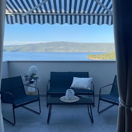 Nika & Eva Lägenhet *