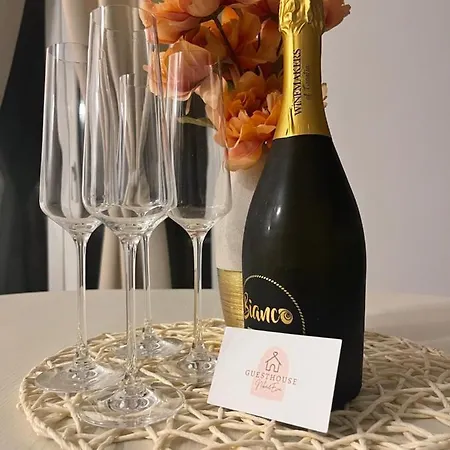 Nika & Eva Valun Apartmán