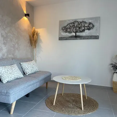 Nika & Eva Valun * Cres